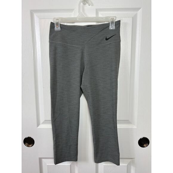 Nike Dri-Fit Women's Training Capri Legging Size M - Picture 1 of 7
